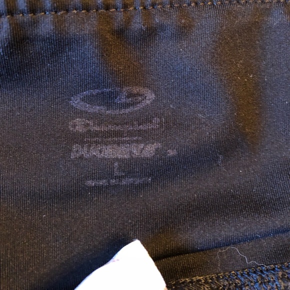 Black C9 Champion High Waisted Leggings w Pockets - Picture 5 of 6